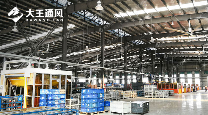 工業(yè)風(fēng)扇如何為制造業(yè)車(chē)間創(chuàng)造理想環(huán)境？